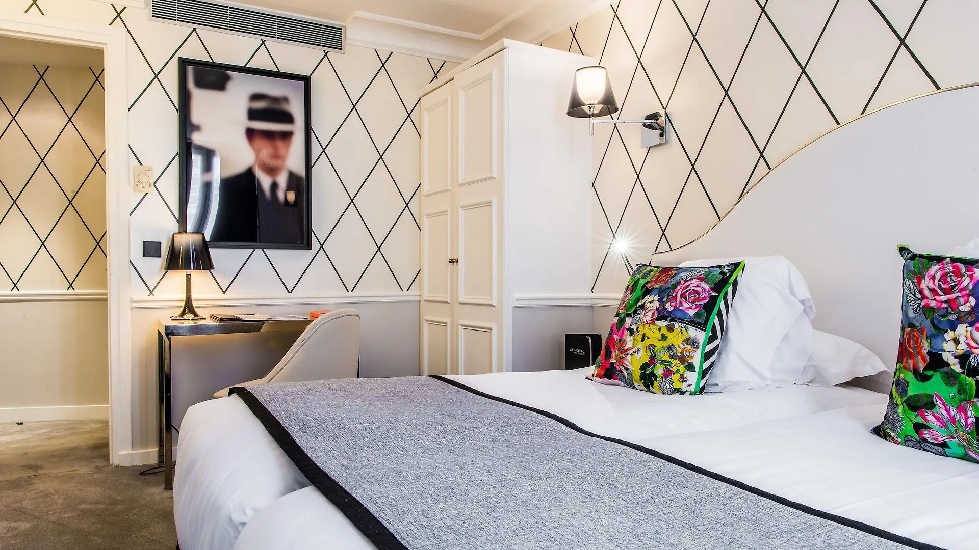 Le Royal Rive Gauche Hotel 3*